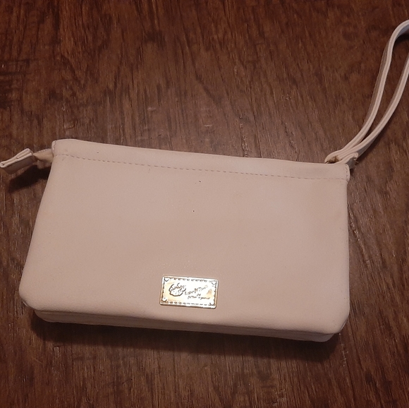 Peek A Boo Luv Betsey WristletPeek A Boo Luv Betsey Wristlet - Picture 3 of 4